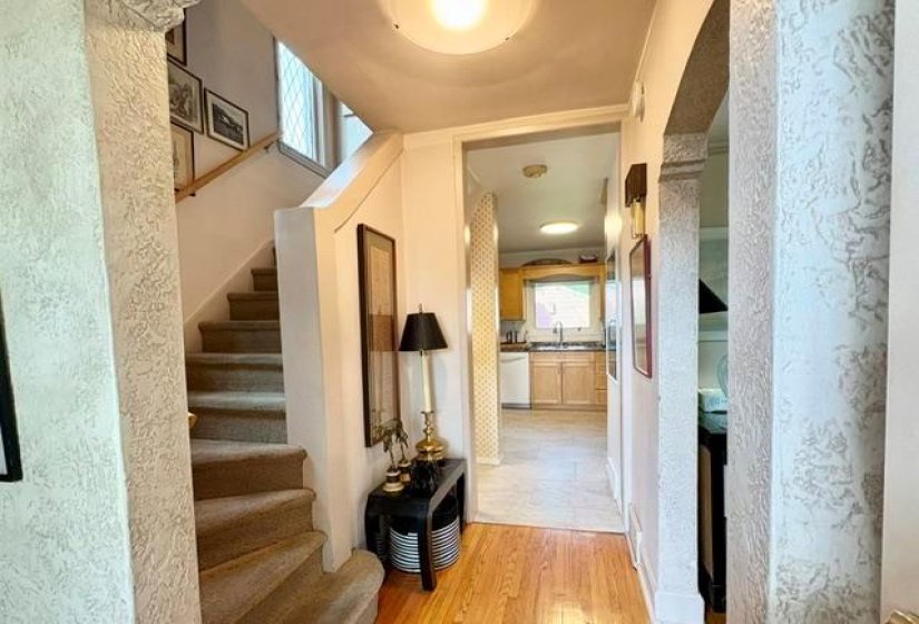 890 Dominion, 3 Bedroom Bedrooms, 8 Room Rooms,2 BathroomBathrooms,Residential,For Sale,Dominion,0