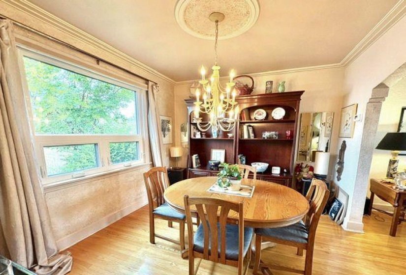 890 Dominion, 3 Bedroom Bedrooms, 8 Room Rooms,2 BathroomBathrooms,Residential,For Sale,Dominion,0