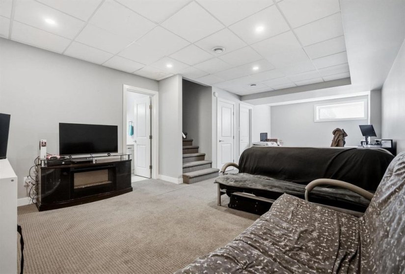 340 John Angus, 3 Bedroom Bedrooms, 12 Room Rooms,3 BathroomBathrooms,Condominium,For Sale,John Angus,0