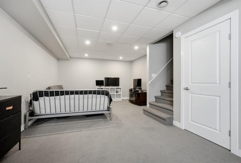 340 John Angus, 3 Bedroom Bedrooms, 12 Room Rooms,3 BathroomBathrooms,Condominium,For Sale,John Angus,0