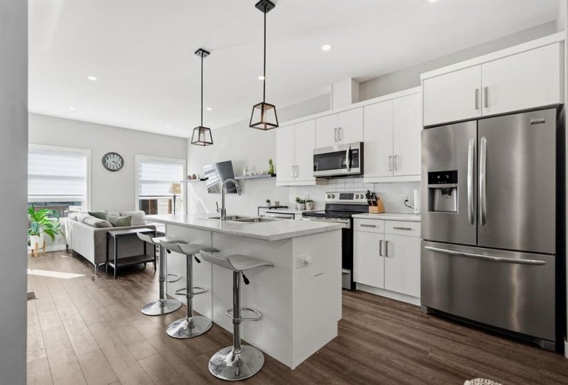 340 John Angus, 3 Bedroom Bedrooms, 12 Room Rooms,3 BathroomBathrooms,Condominium,For Sale,John Angus,0