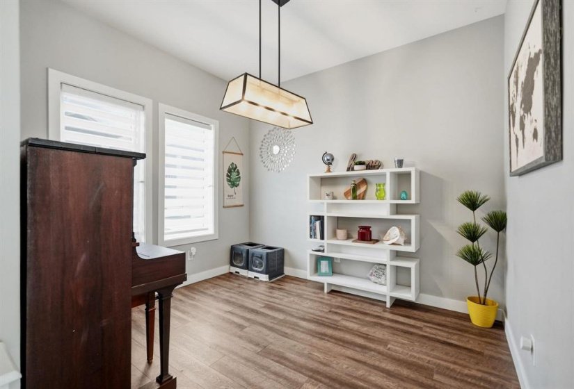 340 John Angus, 3 Bedroom Bedrooms, 12 Room Rooms,3 BathroomBathrooms,Condominium,For Sale,John Angus,0