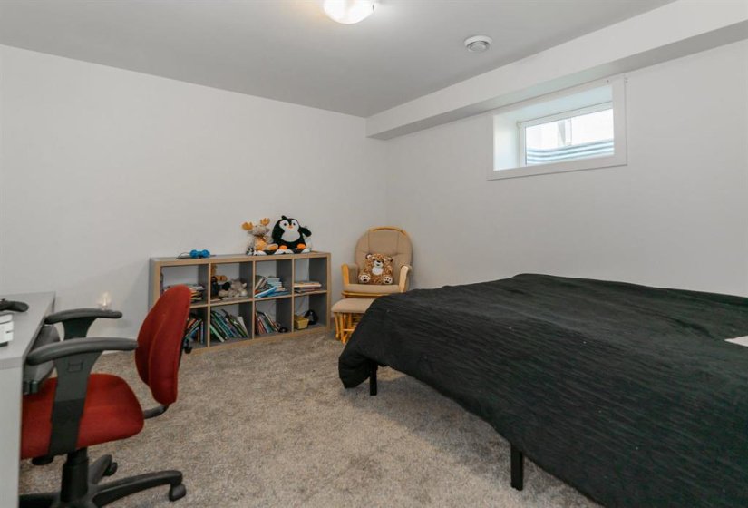 22 BRAMBLEWOOD, 3 Bedroom Bedrooms, 9 Room Rooms,2 BathroomBathrooms,Residential,For Sale,BRAMBLEWOOD,0