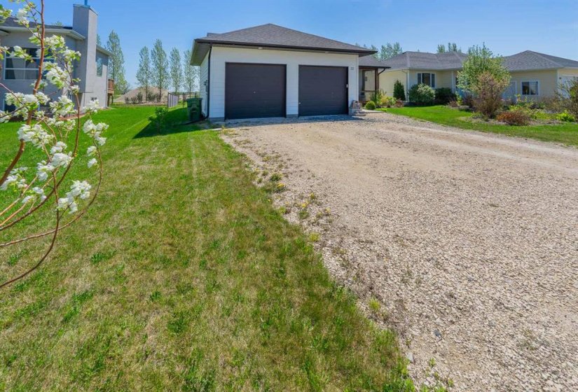22 BRAMBLEWOOD, 3 Bedroom Bedrooms, 9 Room Rooms,2 BathroomBathrooms,Residential,For Sale,BRAMBLEWOOD,0