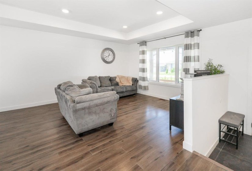 22 BRAMBLEWOOD, 3 Bedroom Bedrooms, 9 Room Rooms,2 BathroomBathrooms,Residential,For Sale,BRAMBLEWOOD,0