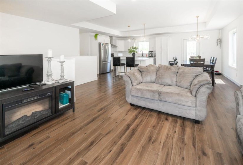 22 BRAMBLEWOOD, 3 Bedroom Bedrooms, 9 Room Rooms,2 BathroomBathrooms,Residential,For Sale,BRAMBLEWOOD,0