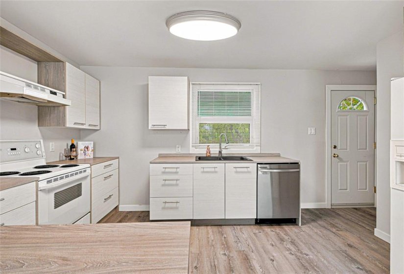 12 Arundel, 2 Bedroom Bedrooms, 6 Room Rooms,1 BathroomBathrooms,Residential,For Sale,Arundel,0