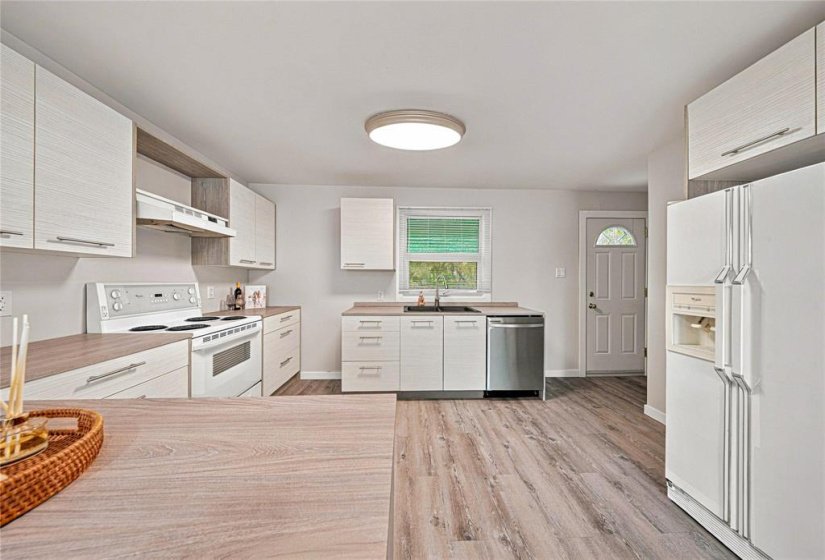12 Arundel, 2 Bedroom Bedrooms, 6 Room Rooms,1 BathroomBathrooms,Residential,For Sale,Arundel,0