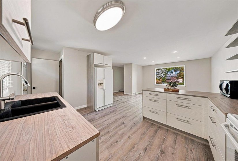 12 Arundel, 2 Bedroom Bedrooms, 6 Room Rooms,1 BathroomBathrooms,Residential,For Sale,Arundel,0