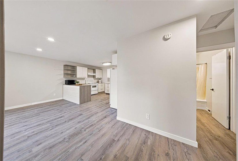 12 Arundel, 2 Bedroom Bedrooms, 6 Room Rooms,1 BathroomBathrooms,Residential,For Sale,Arundel,0