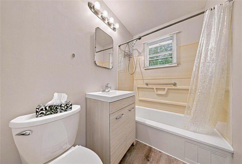 12 Arundel, 2 Bedroom Bedrooms, 6 Room Rooms,1 BathroomBathrooms,Residential,For Sale,Arundel,0