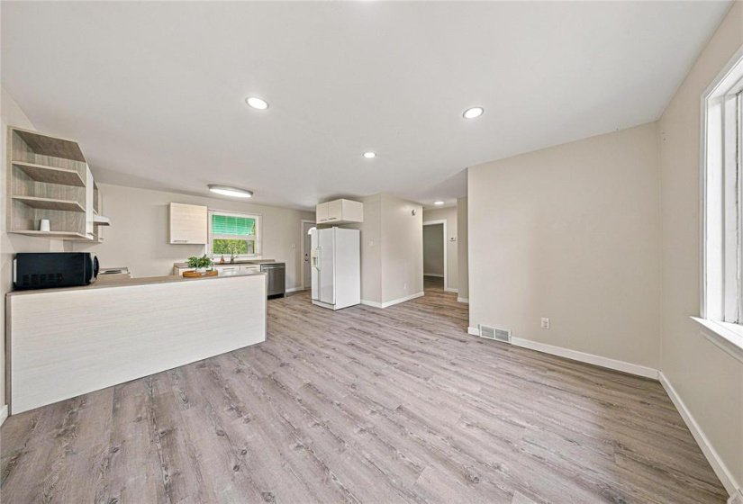 12 Arundel, 2 Bedroom Bedrooms, 6 Room Rooms,1 BathroomBathrooms,Residential,For Sale,Arundel,0