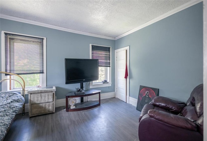 75125 7, 4 Bedroom Bedrooms, 11 Room Rooms,2 BathroomBathrooms,Residential,For Sale,7,0
