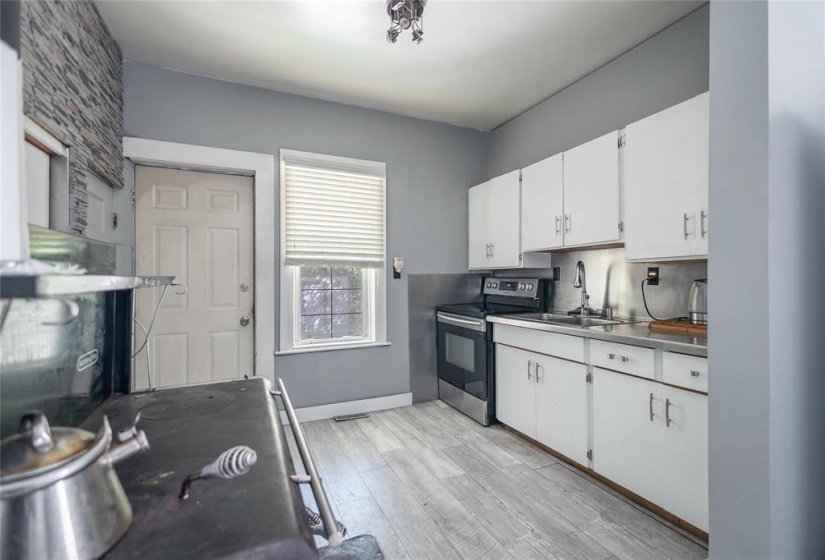 75125 7, 4 Bedroom Bedrooms, 11 Room Rooms,2 BathroomBathrooms,Residential,For Sale,7,0