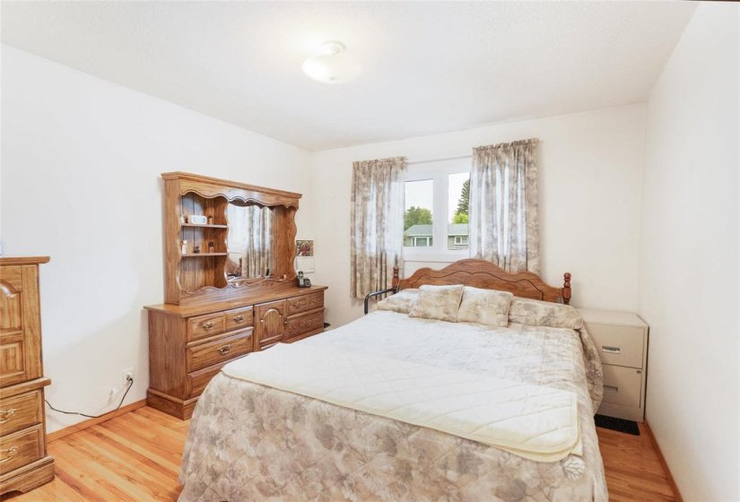 83 Bayview, 4 Bedroom Bedrooms, 10 Room Rooms,2 BathroomBathrooms,Residential,For Sale,Bayview,0