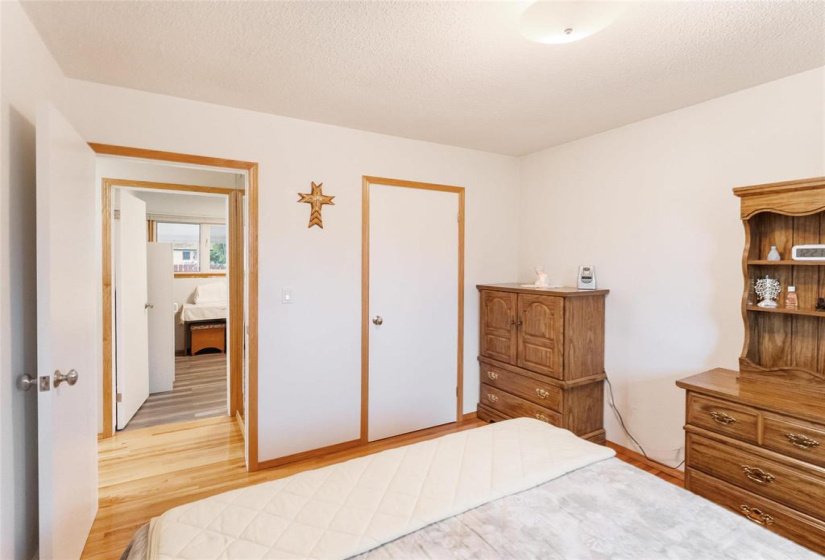 83 Bayview, 4 Bedroom Bedrooms, 10 Room Rooms,2 BathroomBathrooms,Residential,For Sale,Bayview,0