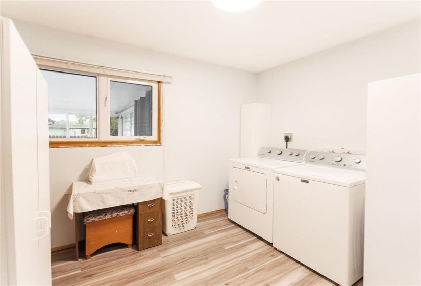 83 Bayview, 4 Bedroom Bedrooms, 10 Room Rooms,2 BathroomBathrooms,Residential,For Sale,Bayview,0