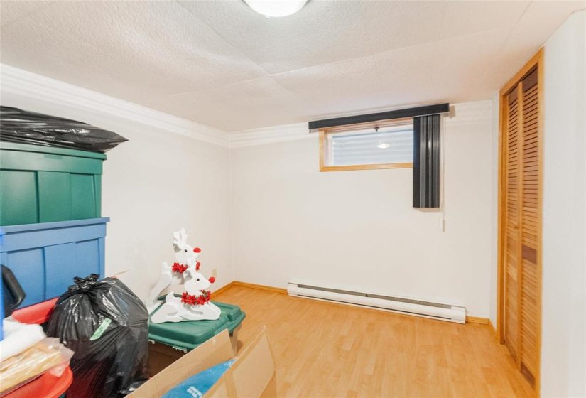 83 Bayview, 4 Bedroom Bedrooms, 10 Room Rooms,2 BathroomBathrooms,Residential,For Sale,Bayview,0