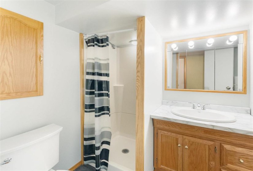 83 Bayview, 4 Bedroom Bedrooms, 10 Room Rooms,2 BathroomBathrooms,Residential,For Sale,Bayview,0