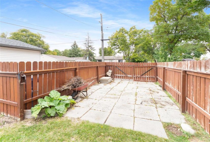 83 Bayview, 4 Bedroom Bedrooms, 10 Room Rooms,2 BathroomBathrooms,Residential,For Sale,Bayview,0