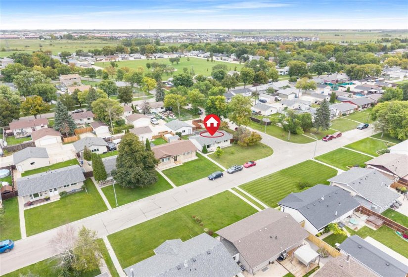 83 Bayview, 4 Bedroom Bedrooms, 10 Room Rooms,2 BathroomBathrooms,Residential,For Sale,Bayview,0