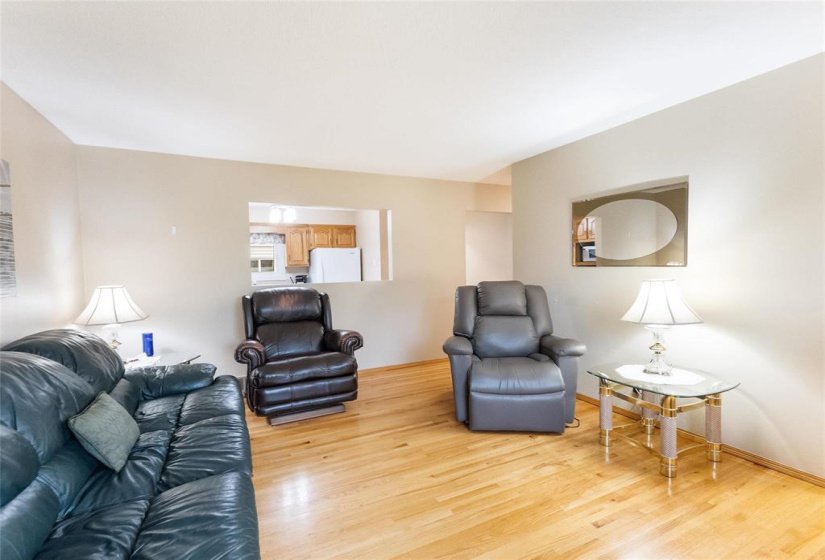 83 Bayview, 4 Bedroom Bedrooms, 10 Room Rooms,2 BathroomBathrooms,Residential,For Sale,Bayview,0