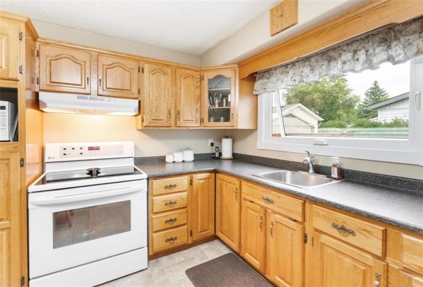 83 Bayview, 4 Bedroom Bedrooms, 10 Room Rooms,2 BathroomBathrooms,Residential,For Sale,Bayview,0