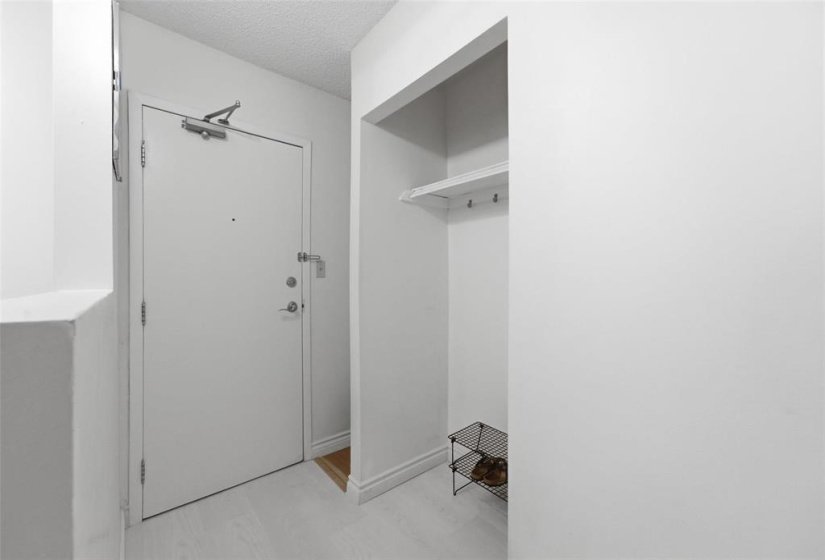 109 Swindon, 2 Bedroom Bedrooms, 7 Room Rooms,1 BathroomBathrooms,Condominium,For Sale,Swindon,0