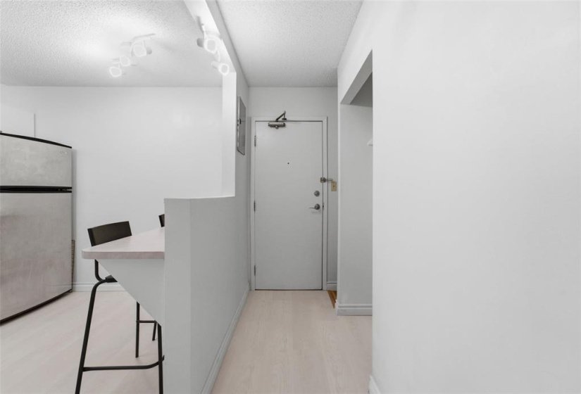 109 Swindon, 2 Bedroom Bedrooms, 7 Room Rooms,1 BathroomBathrooms,Condominium,For Sale,Swindon,0