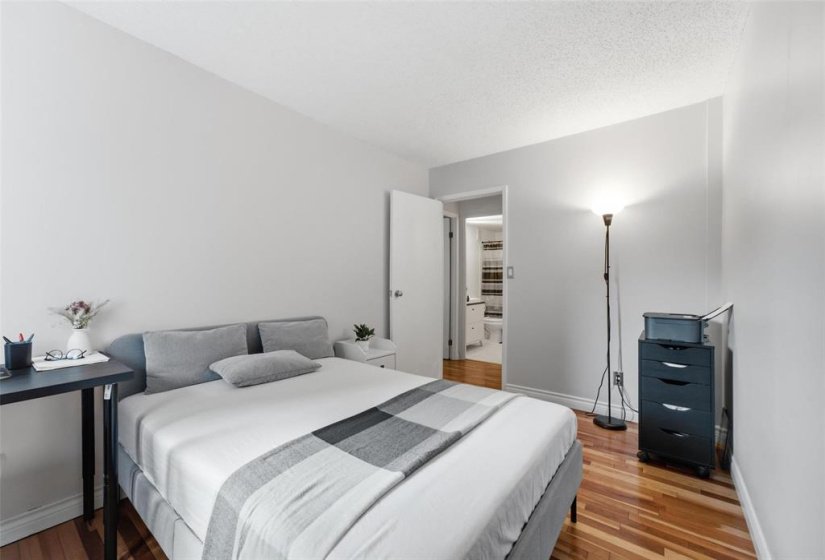 109 Swindon, 2 Bedroom Bedrooms, 7 Room Rooms,1 BathroomBathrooms,Condominium,For Sale,Swindon,0