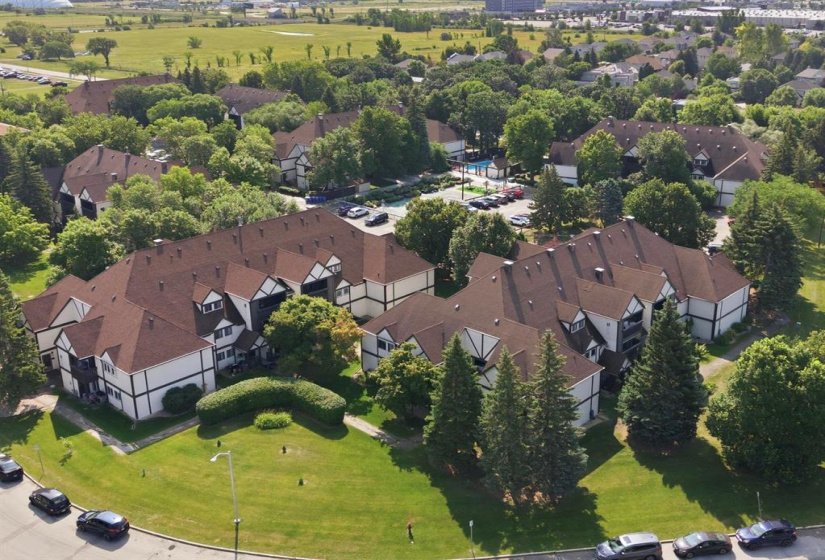 109 Swindon, 2 Bedroom Bedrooms, 7 Room Rooms,1 BathroomBathrooms,Condominium,For Sale,Swindon,0