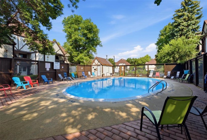 109 Swindon, 2 Bedroom Bedrooms, 7 Room Rooms,1 BathroomBathrooms,Condominium,For Sale,Swindon,0