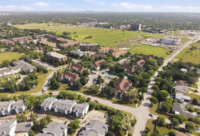 109 Swindon, 2 Bedroom Bedrooms, 7 Room Rooms,1 BathroomBathrooms,Condominium,For Sale,Swindon,0