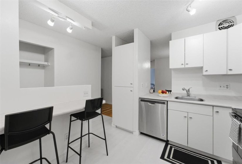 109 Swindon, 2 Bedroom Bedrooms, 7 Room Rooms,1 BathroomBathrooms,Condominium,For Sale,Swindon,0