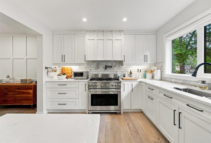 86 Hookway, 4 Bedroom Bedrooms, 15 Room Rooms,3 BathroomBathrooms,Residential,For Sale,Hookway,0