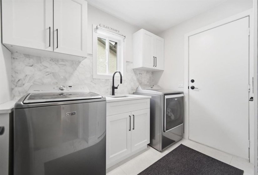 86 Hookway, 4 Bedroom Bedrooms, 15 Room Rooms,3 BathroomBathrooms,Residential,For Sale,Hookway,0
