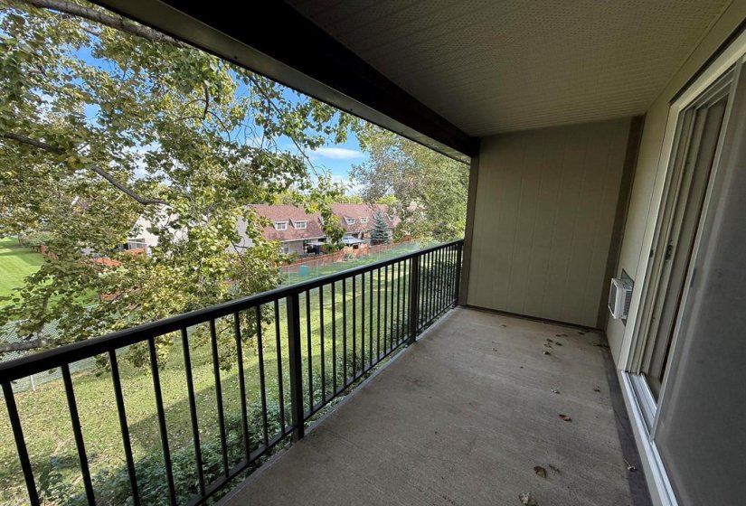460 Kenaston, 1 Bedroom Bedrooms, 5 Room Rooms,1 BathroomBathrooms,Condominium,For Sale,Kenaston,0