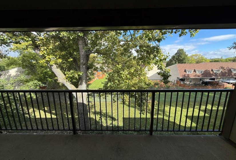 460 Kenaston, 1 Bedroom Bedrooms, 5 Room Rooms,1 BathroomBathrooms,Condominium,For Sale,Kenaston,0