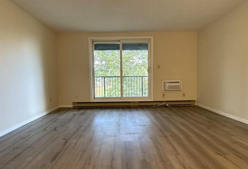 460 Kenaston, 1 Bedroom Bedrooms, 5 Room Rooms,1 BathroomBathrooms,Condominium,For Sale,Kenaston,0
