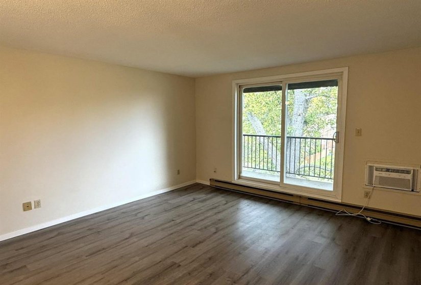 460 Kenaston, 1 Bedroom Bedrooms, 5 Room Rooms,1 BathroomBathrooms,Condominium,For Sale,Kenaston,0