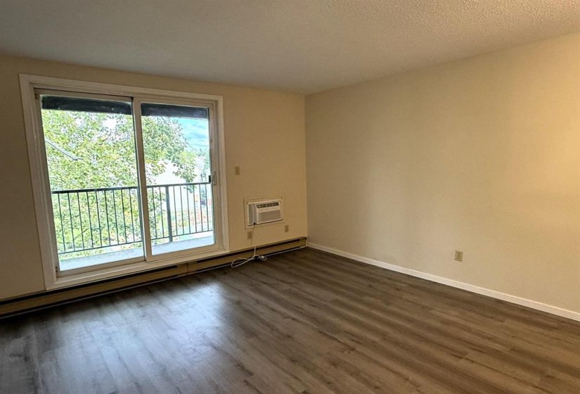 460 Kenaston, 1 Bedroom Bedrooms, 5 Room Rooms,1 BathroomBathrooms,Condominium,For Sale,Kenaston,0