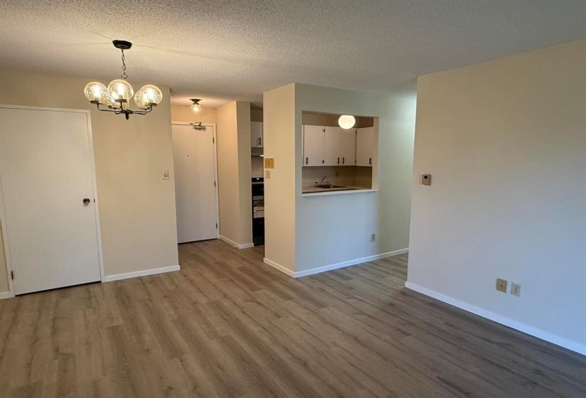 460 Kenaston, 1 Bedroom Bedrooms, 5 Room Rooms,1 BathroomBathrooms,Condominium,For Sale,Kenaston,0