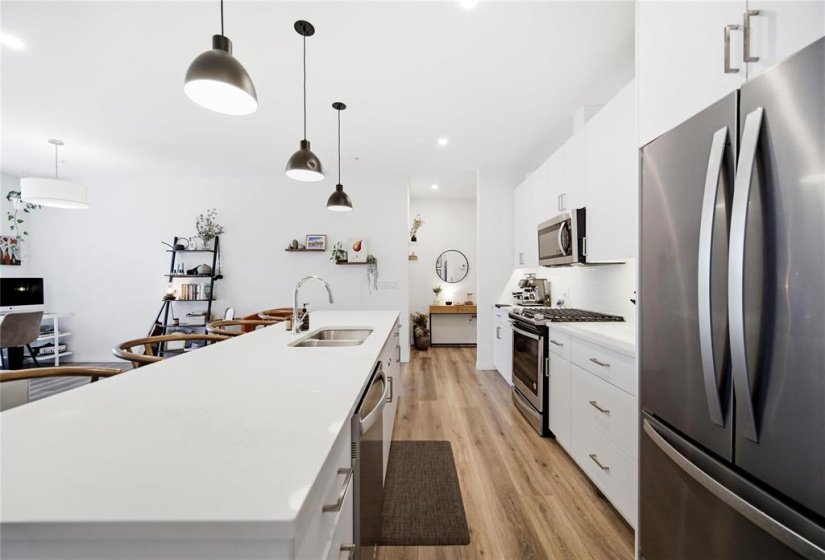 958 McMillan, 2 Bedroom Bedrooms, 9 Room Rooms,2 BathroomBathrooms,Condominium,For Sale,McMillan,0