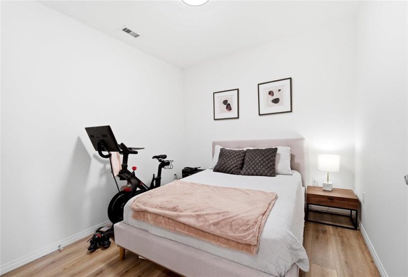 958 McMillan, 2 Bedroom Bedrooms, 9 Room Rooms,2 BathroomBathrooms,Condominium,For Sale,McMillan,0