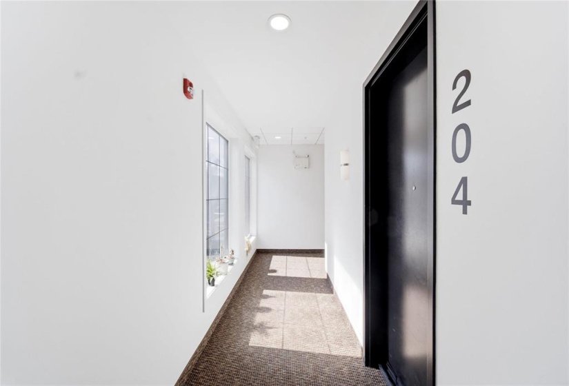 958 McMillan, 2 Bedroom Bedrooms, 9 Room Rooms,2 BathroomBathrooms,Condominium,For Sale,McMillan,0