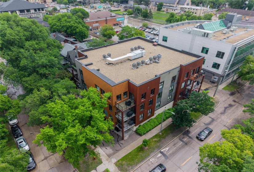 958 McMillan, 2 Bedroom Bedrooms, 9 Room Rooms,2 BathroomBathrooms,Condominium,For Sale,McMillan,0