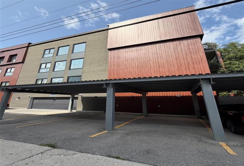958 McMillan, 2 Bedroom Bedrooms, 9 Room Rooms,2 BathroomBathrooms,Condominium,For Sale,McMillan,0