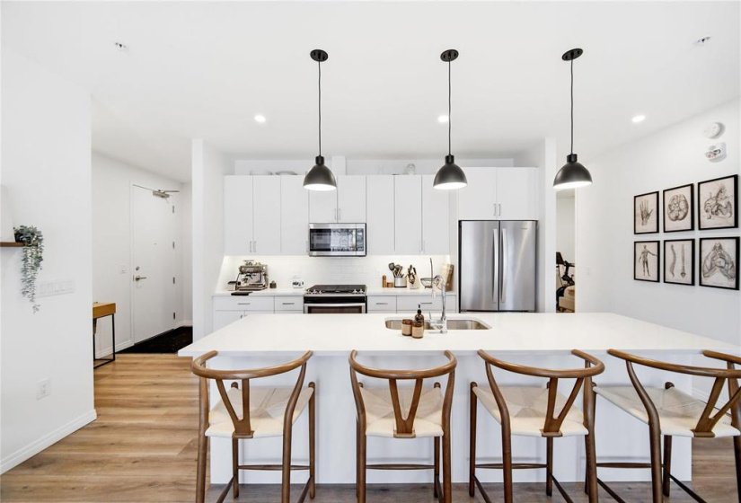 958 McMillan, 2 Bedroom Bedrooms, 9 Room Rooms,2 BathroomBathrooms,Condominium,For Sale,McMillan,0