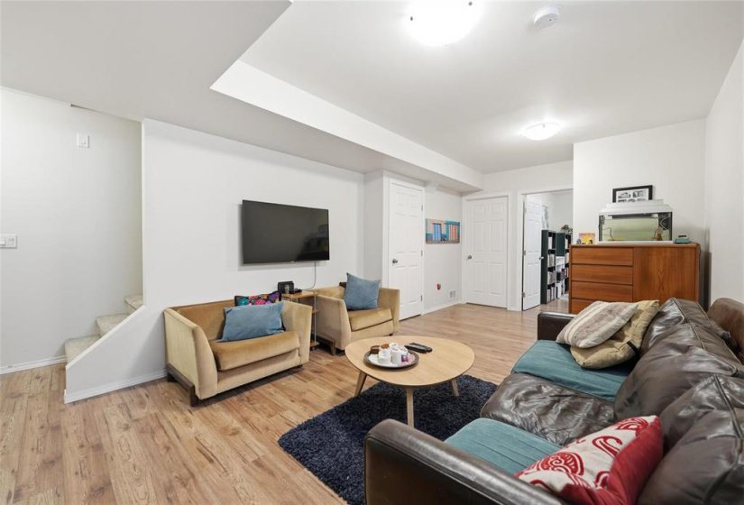 86 Ellesmere, 4 Bedroom Bedrooms, 12 Room Rooms,2 BathroomBathrooms,Residential,For Sale,Ellesmere,0