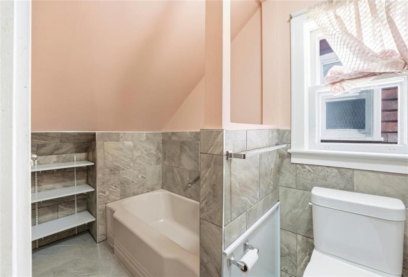 600 Goulding, 3 Bedroom Bedrooms, 10 Room Rooms,2 BathroomBathrooms,Residential,For Sale,Goulding,0